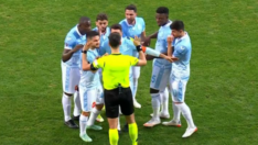 Alanya’da tansiyon yükseldi! Gole seviniyordu, kırmızı kart gördü…