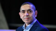 Alman bilim insanlarından Uğur Şahin’e sert mektup: Aşının rengi neden gri?