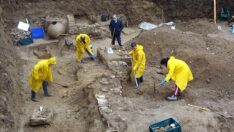 Altınoluk’ta Roma dönemine ait mezarlar bulundu