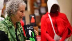 Amerika’daki sınıfsal karışıklık edebiyata da yansıdı: Damızlık Kızın Öyküsü yasaklılar listesinde