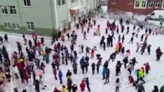 Ankara’da ilkokul öğrencileri ‘Erik Dalı’ ile coştu