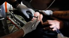 Bursa’da garip olay… Parmağına 1 lira sıkıştı