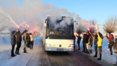 Fenerbahçe’ye Sivas’ta meşaleli karşılama