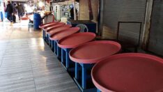 Fırtına balık tezgahlarını süpürdü