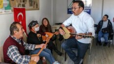 Gazi olduğu şehirde görme engellilere ders veriyor