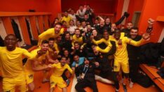 Göztepe sol şeritte gidiyor