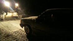 Hamile kadın karda mahsur kalan otomobilde doğum yaptı