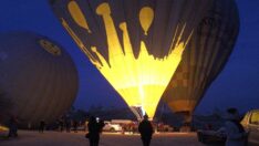 Kapadokya’da turistler 2022’nin ilk güneşini gökyüzünde karşıladı