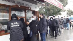 Kış ortasında ekmek kuyruğu: Devlet büyükleri ellerini ceplerine değil, kalplerine koysunlar