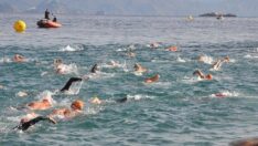 Kulaçlar, iklim krizi ve orman yangınlarına dikkat çekmek için atıldı