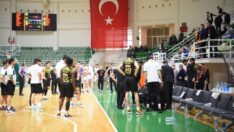 Maçta kalp krizi geçiren antrenörle yollar ayrıldı