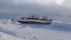 Nemrut Dağı buz tuttu! Turistlerin çıkmasına izin verilmiyor