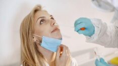 Omicron belirtileri nelerdir? Omicron belirtileri önce boğaz ağrısı, sonra burun tıkanıklığı…