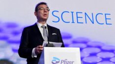 Pfizer CEO’sundan Covid-19 açıklaması: Daha yıllar var