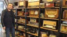 Topladığı antikalarla iş yerini müzeye dönüştürdü