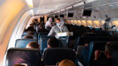 Uçaklarda corona virüsü riski: Maske takmak yeterli mi?