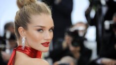 Victoria’s Secret modeli karnı burnunda fotoğraflarını paylaştı