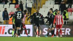 39 yaşındaki Atiba Sivasspor maçına damga vurdu…