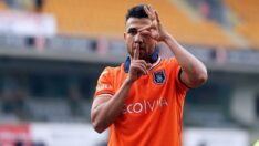 Başakşehir’in yeni transferi Trezeguet gollerine devam etti