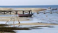 Çanakkale’de deniz çekildi, tekneler karaya oturdu
