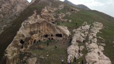 Doğaseverler Gabar’daki tarihi mekanları keşfetti