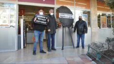 Migros’a siyah çelenk