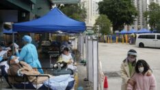 Omicron vakaları artınca hastane sokağa taştı