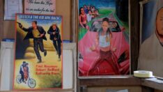 Sinemalar kapalı ama, elle boyanmış film afişleri yurt dışından ilgi görüyor