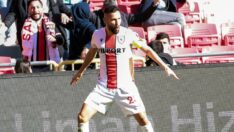 Yasin Öztekin 34 yaşında kariyer rekoru kırdı