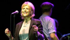 75 yaşındaki şarkıcı bakımevinde