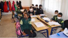 8 ülkenin göçmen çocukları aynı okulda eğitim görüyor