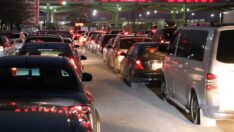 Alışverişten dönen Bulgarlar araç kuyruğu oluşturdu