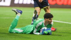 Altay Bayındır Alanya’da devleşti! 4 kurtarış, 1 asist…