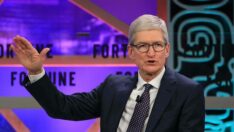 Apple CEO’su Tim Cook’un sapığı uzaklaştırma kararı aldı