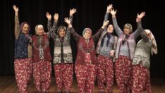 Arslanköylü kadınlar sahnede perde açtı