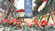 Aşık Veysel ölümünün 49. yılında mezarı başında anıldı