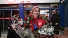 Bronz madalyalı milli güreşçiye coşkulu karşılama