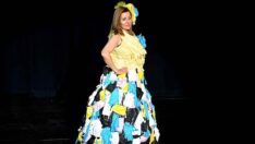 Çöpten kıyafetler beğeni topladı