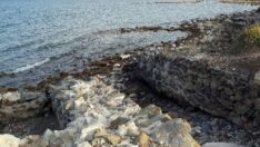 Deniz çekildi, 2 bin yıllık limanın kalıntıları göründü