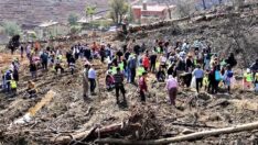 Denizlili minikler Marmaris’te fidan dikti