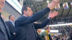 Ekrem İmamoğlu, Anadolu Efes maçında heyecandan yerinde duramadı