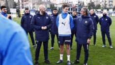 Fenerbahçe’nin ‘geleceği’ İsak Vural, A takım antrenmanında…