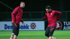Hakan Çalhanoğlu’ndan Burak Yılmaz yorumu