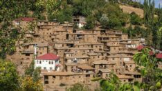 Hizan’ın taş evleri görenleri kendine hayran bırakıyor