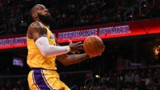 LeBron James’ten tarihi performans