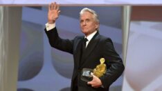 Michael Douglas, Apple TV+ dizisinde Benjamin Franklin rolünde