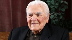 O Türkiye’nin ilk resmi köy hekimi unvanını taşıyor