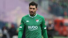 Özer Hurmacı futbolu bıraktığını açıkladı