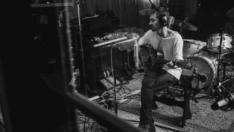 Silverchair şarkıcısı Daniel Johns, alkollü araç kullanmakla suçlanıyor