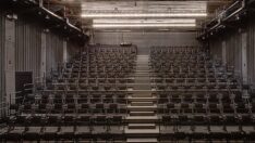 Tiyatro sahnesi, elektrik faturası nedeniyle her an karanlığa gömülebilir
